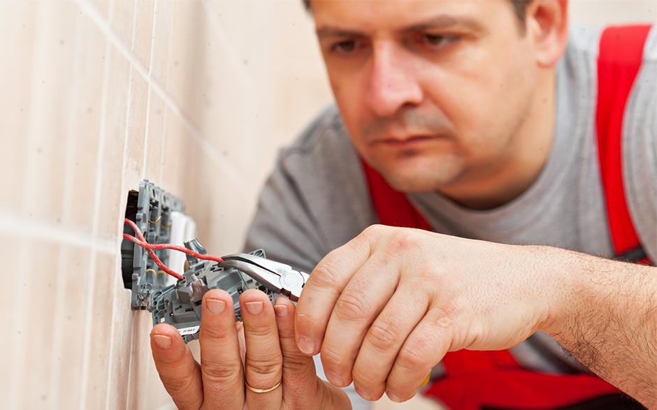 cherche électricien Paris 2